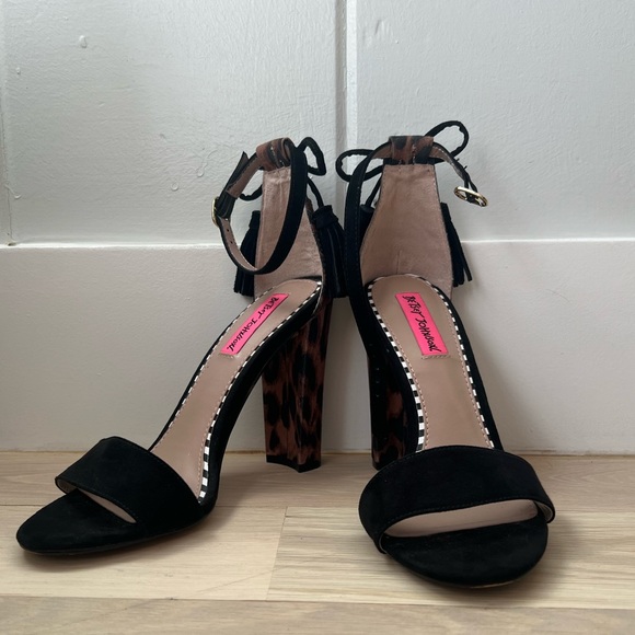 Betsey Johnson Leopard Print Sandals - Picture 4 of 8